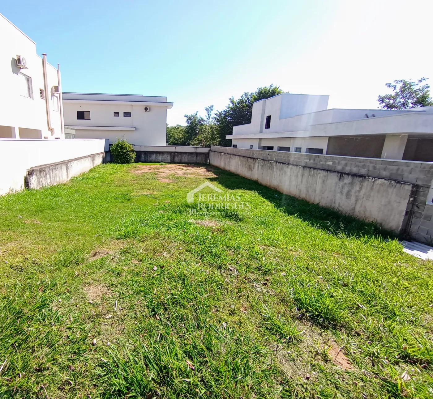 Terreno à venda com 405 m² no Condomínio Reserva dos Lagos em Pindamonhangaba/SP