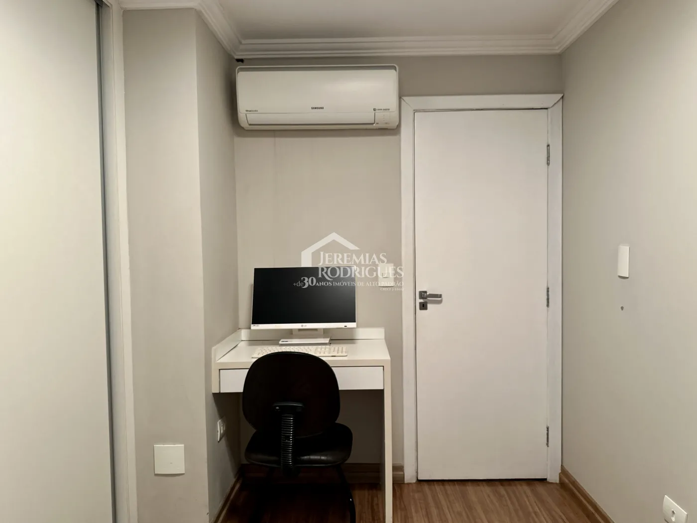 Apartamento com 2 dormitórios, 171 m² - Edifício Solar dos Juritis - Taubaté/SP.