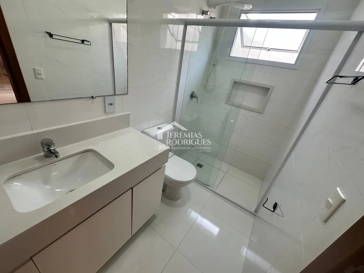 Casa mobiliada para locação com 3 suítes no Condomínio Real Ville em Pindamonhangaba/SP