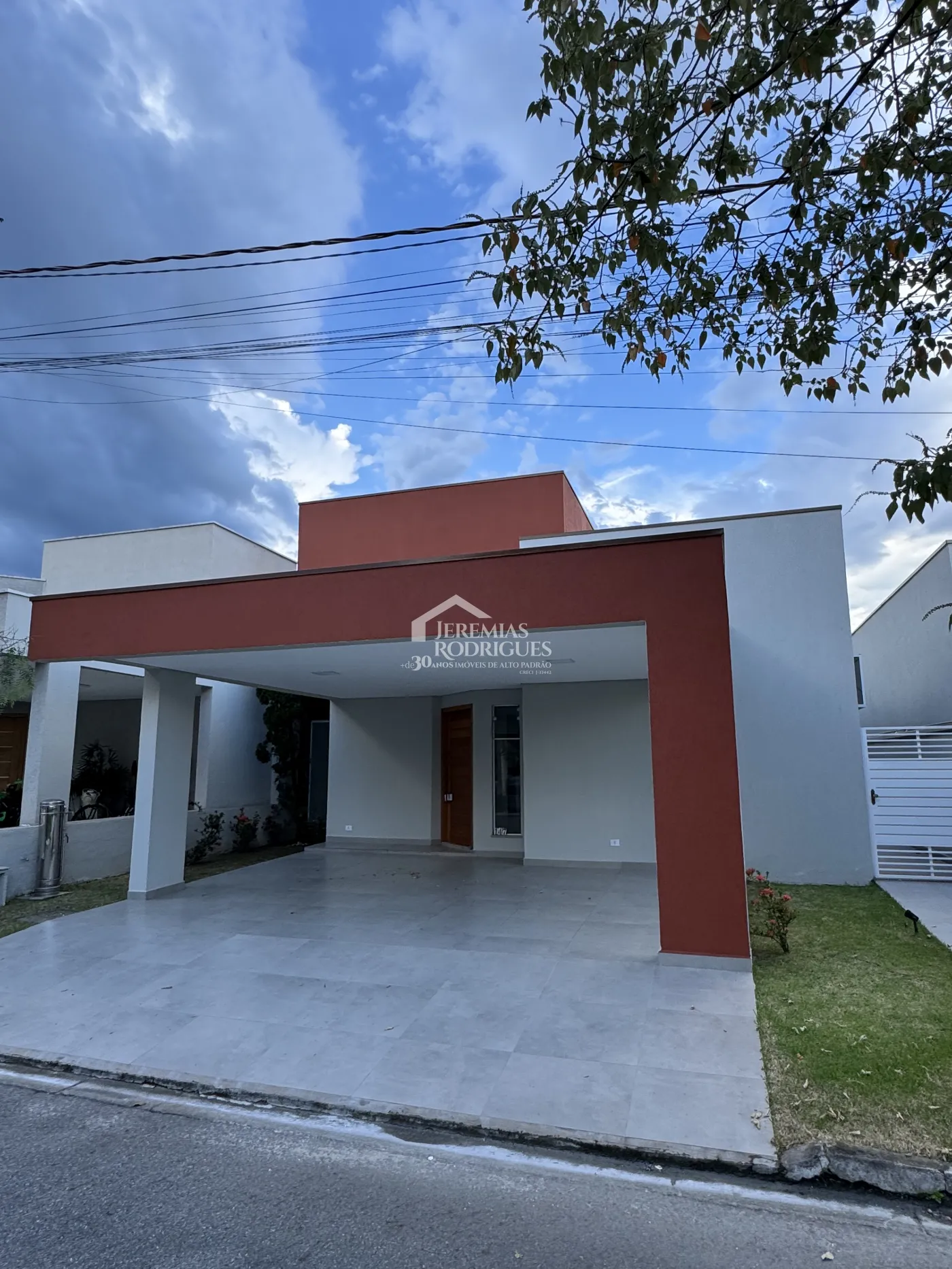 Casa para venda com 3 dormitórios no Condomínio Campos do Conde II Chamboard em Tremembé/SP