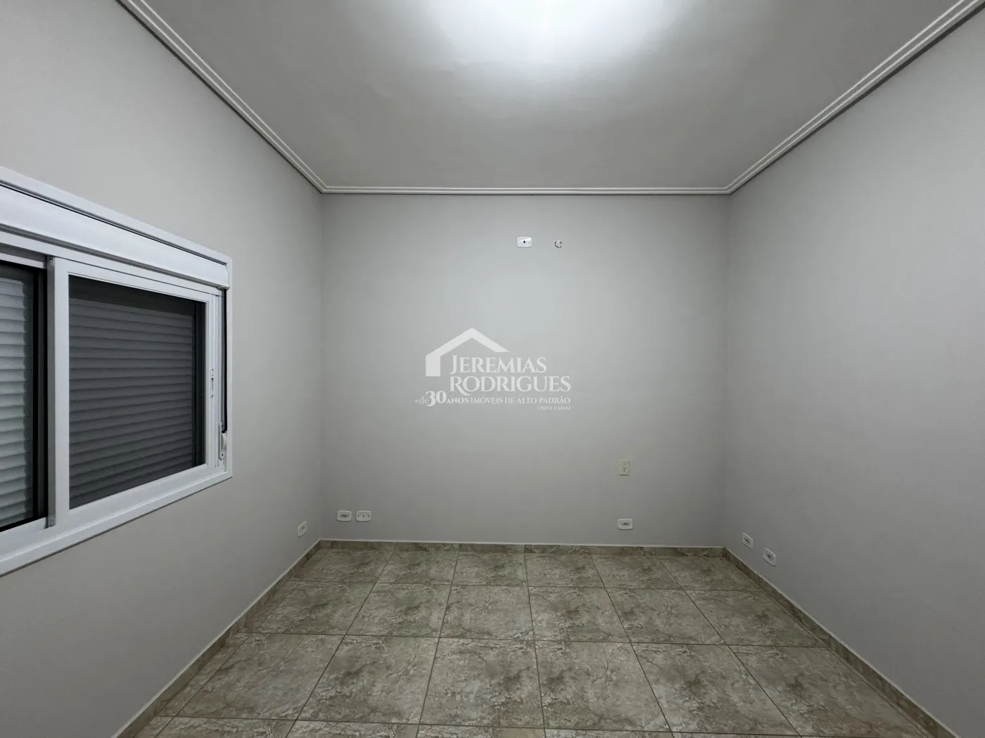 Casa para venda e locação com 3 suítes no Condomínio Real Ville em Pindamonhangaba/SP