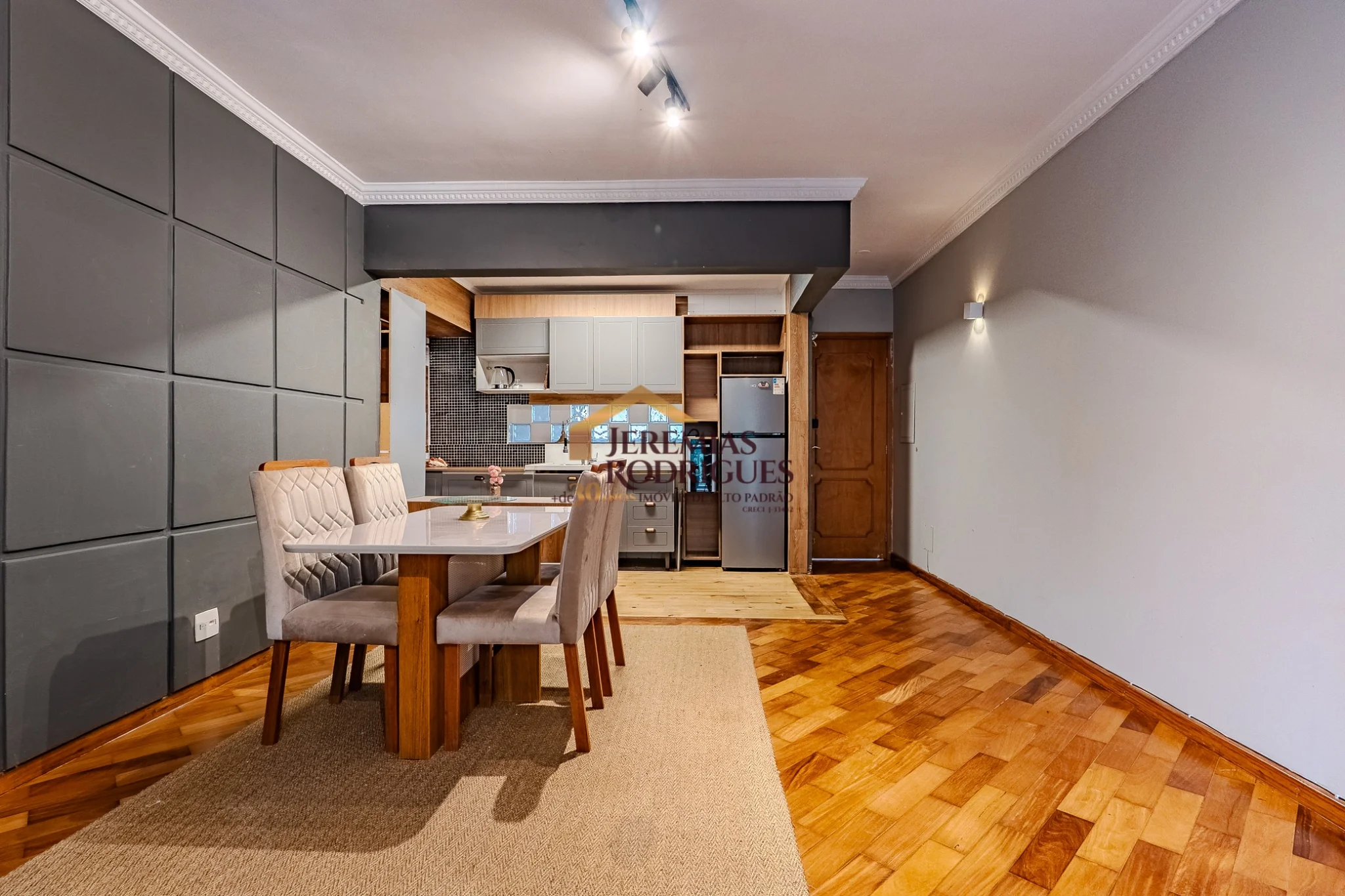 Apartamento à venda no Condomínio Chateau Du Loire em Campos do Jordão/SP. — foto 2