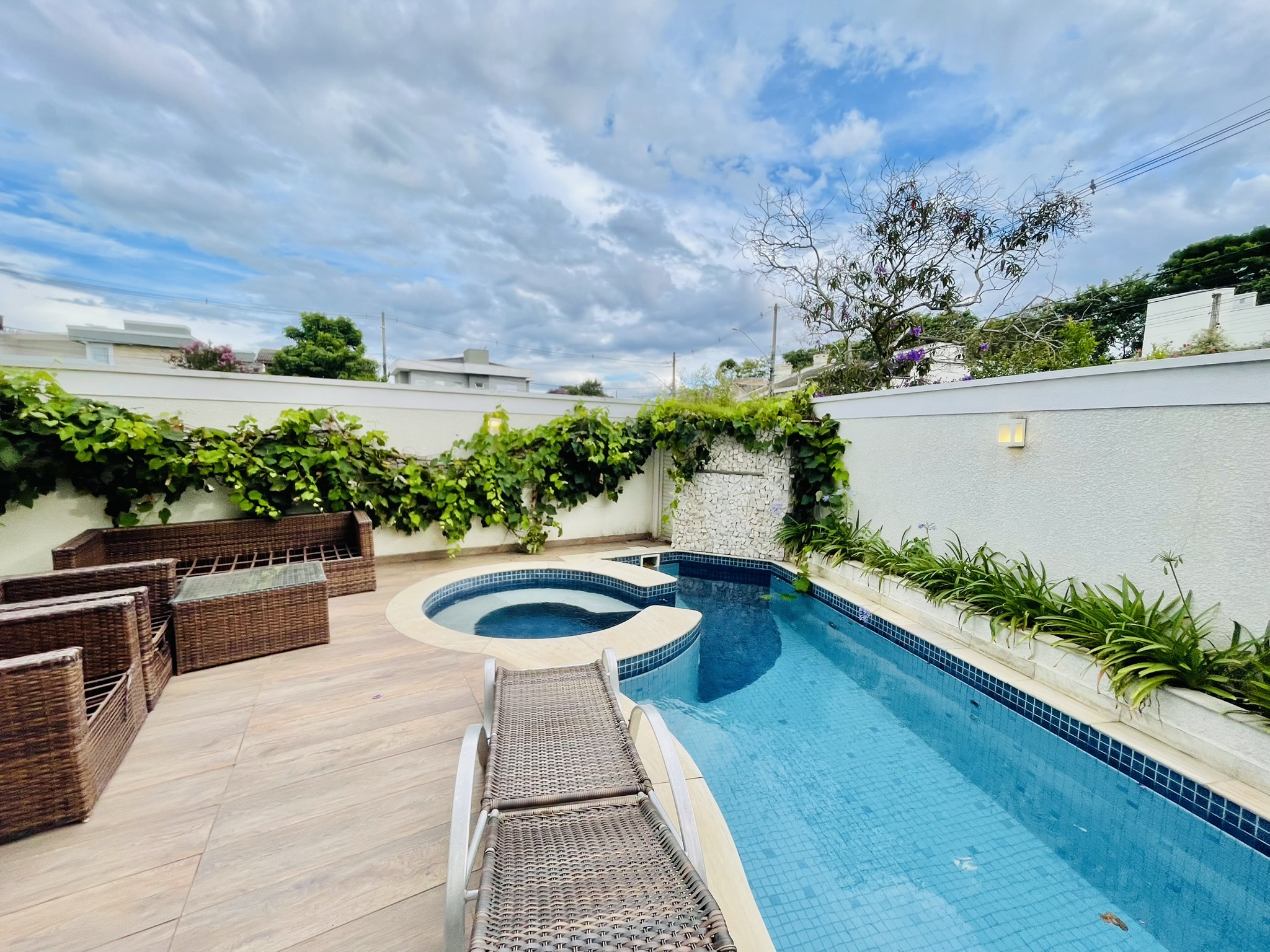 Casa para venda com 4 dormitórios no Condomínio Campos Do Conde I em Tremembé/SP