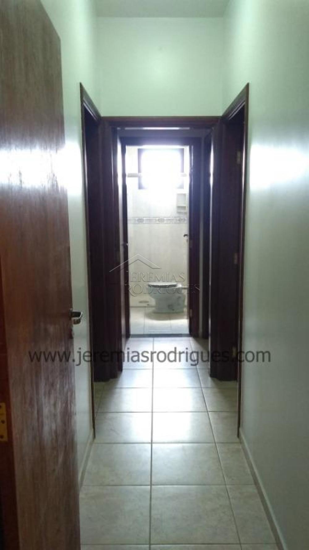 Apartamento à venda com 3 dormitórios, 146 m² no Edifício Olímpia em Taubaté/SP. 