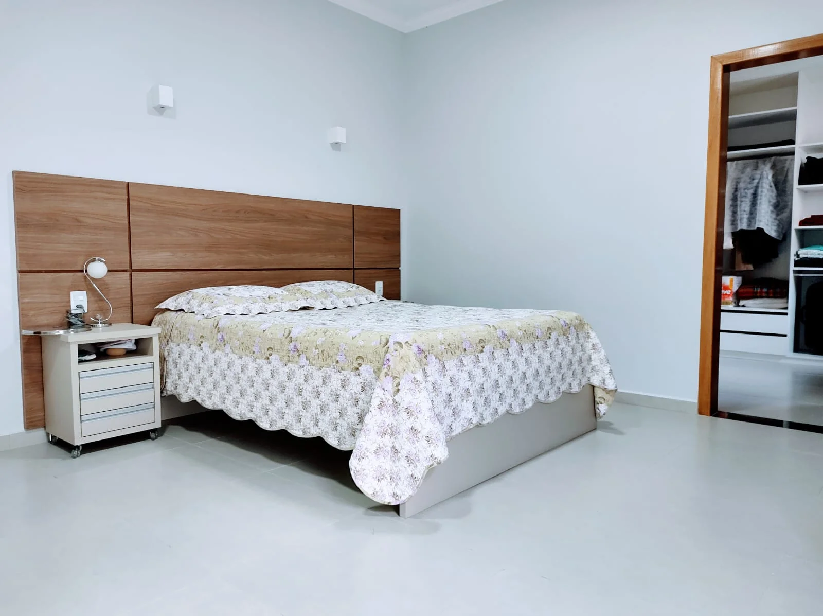 Casa à venda com 3 suítes no Residencial Vargas em Tremembé/SP. 
