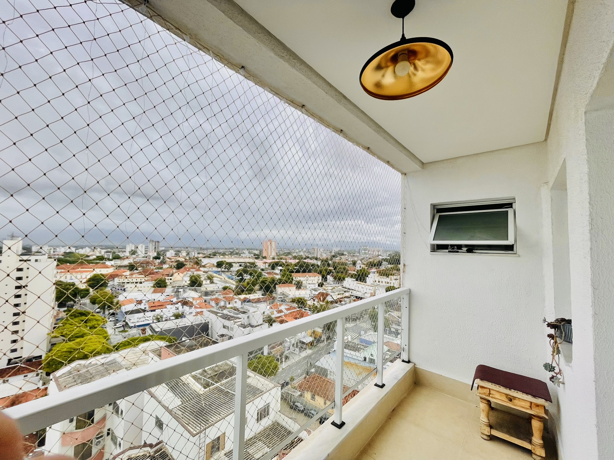 Cobertura duplex com 3 suítes no Edifício Solar do Jatobá em Taubaté/SP. 