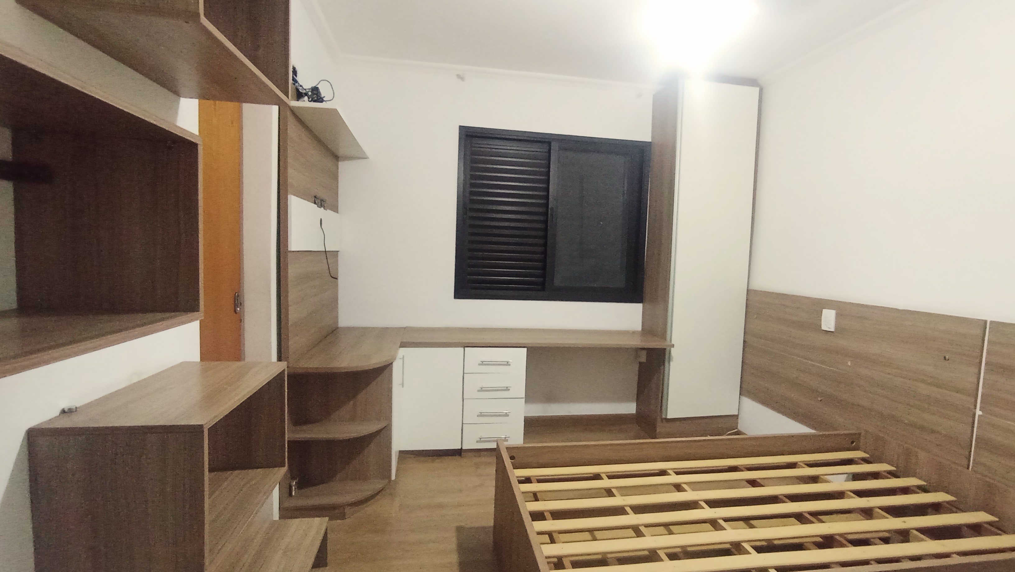 Casa à venda com 4 suítes no Condomínio Real Ville em Pindamonhangaba/SP. 