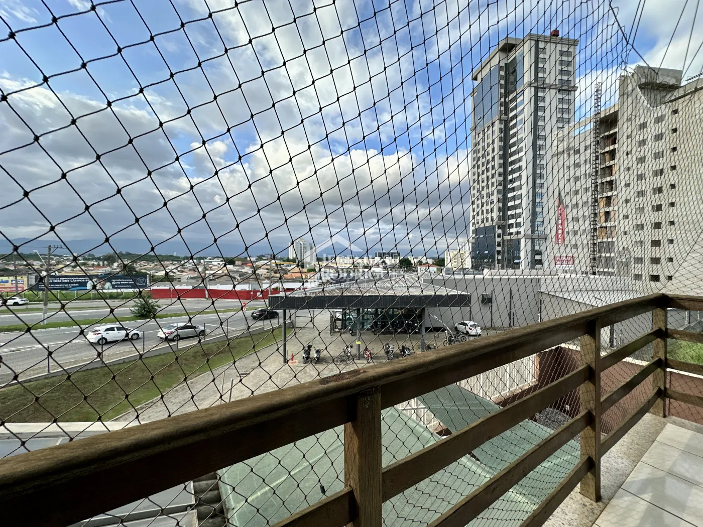 Casa comercial com 320 m² - Chácara Guizard - Taubaté/SP.
