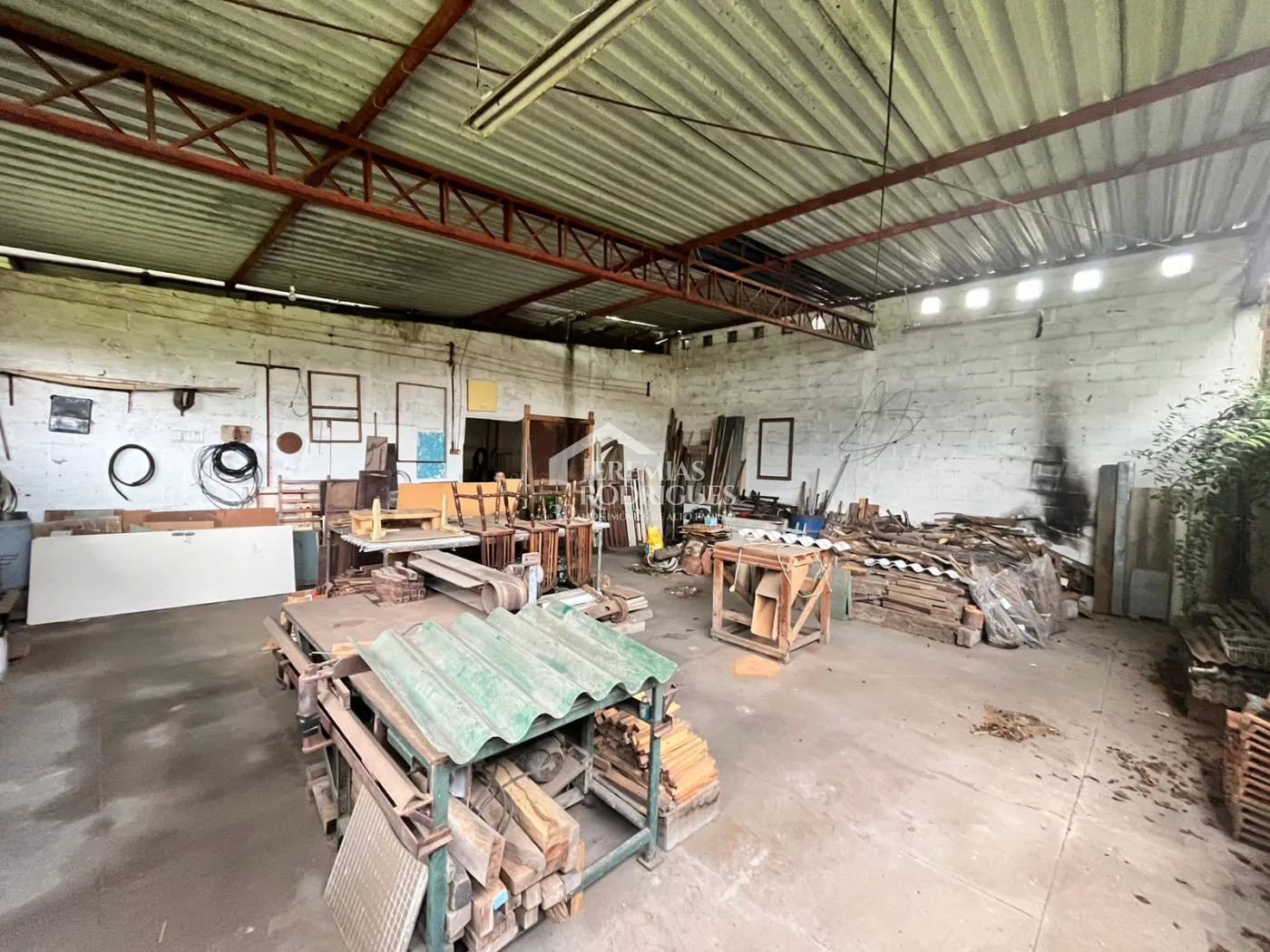 Terreno com 1.800 m² no bairro Campo Alegre em Pindamonhangaba/SP.