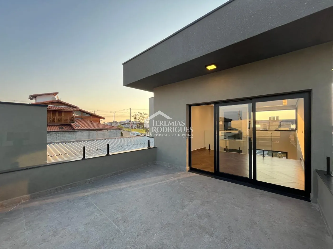 Casa com 3 dormitórios, 190 m² - Condomínio Santa Mônica - Caçapava/SP.