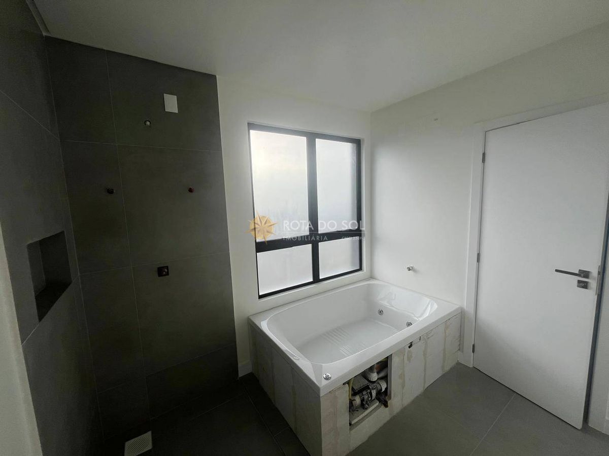 Diamond Tower Apartamento 4 Suítes e 3 Vagas em Meia Praia Itapema SC