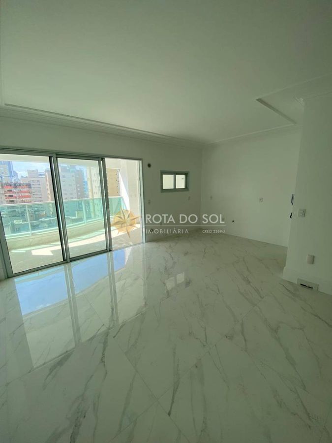 Belíssimo Apartamento 4 Suítes Quadra Mar Meia Praia Itapema SC