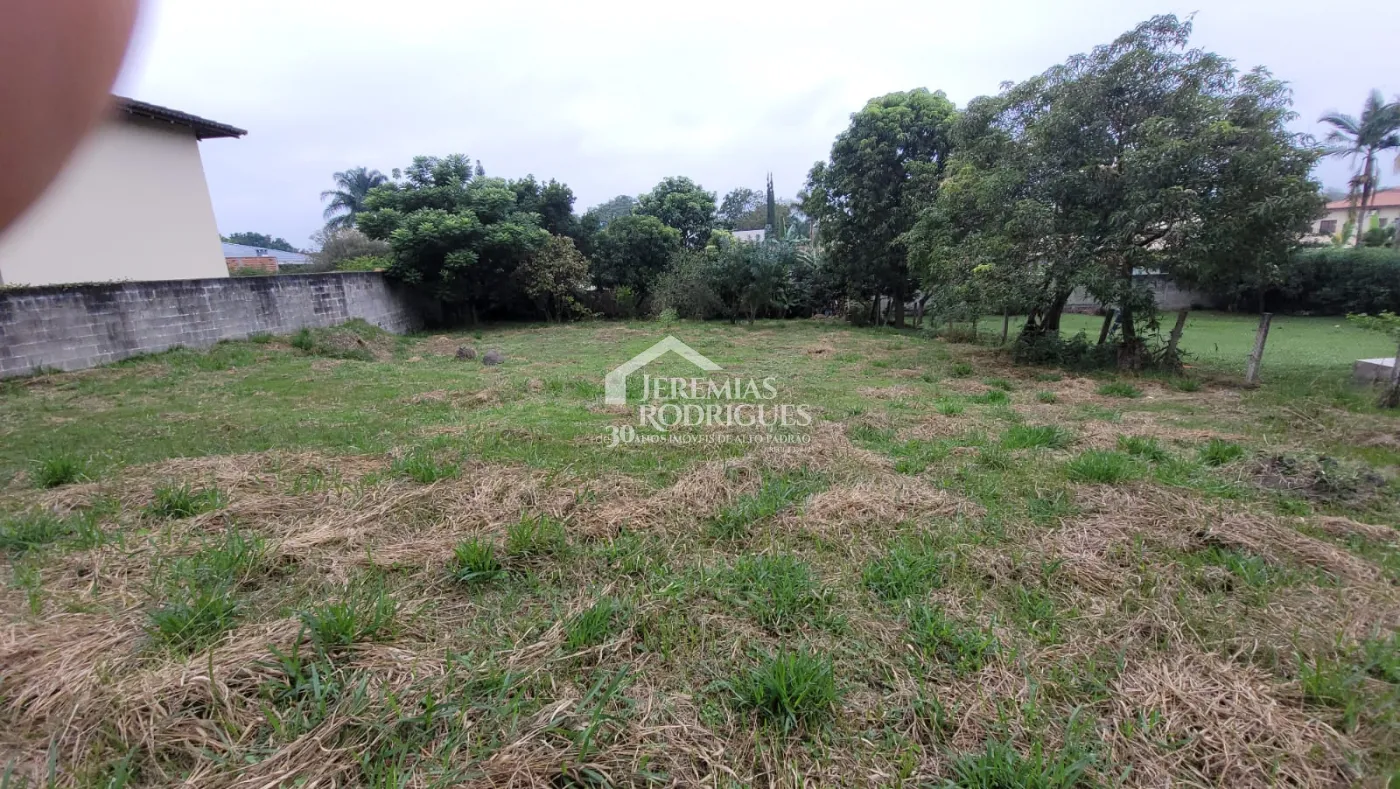 Terreno com 1.200 m² - Condomínio Village Paineiras - Pindamonhangaba/SP.
