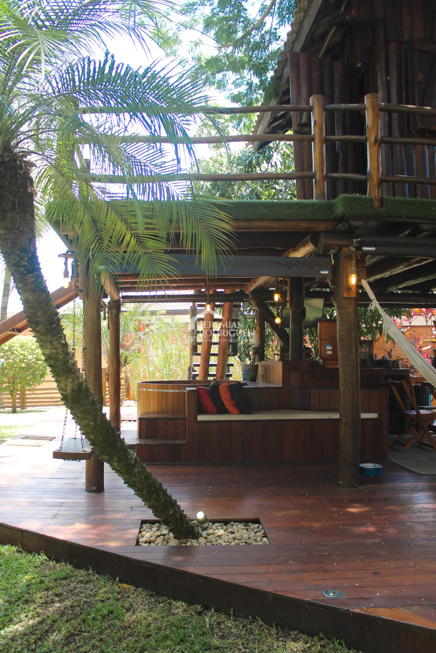 Casa para venda e locação com 5 dormitórios no Condomínio Taubaté Village em Taubaté/SP.