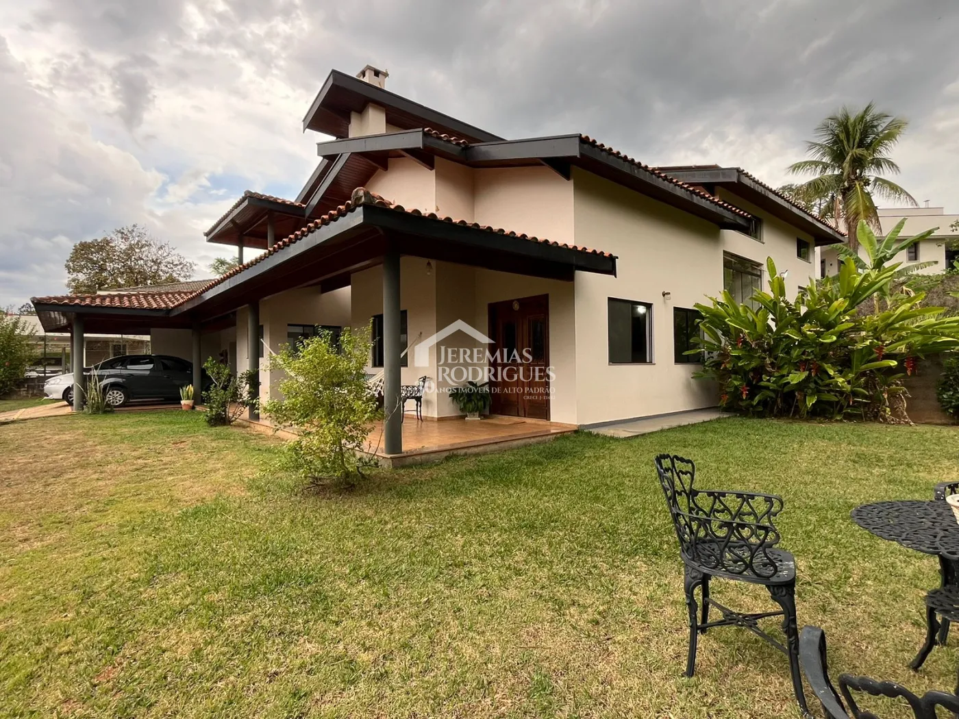 Casa com 4 dormitórios, 421 m² - Condomínio Chácaras Cataguá - Taubaté/SP.