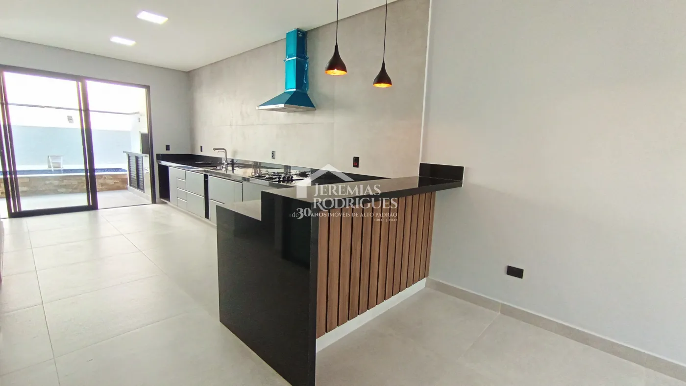 Casa à venda com 3 dormitórios no Condomínio Pérola do Vale em Tremembé/SP.