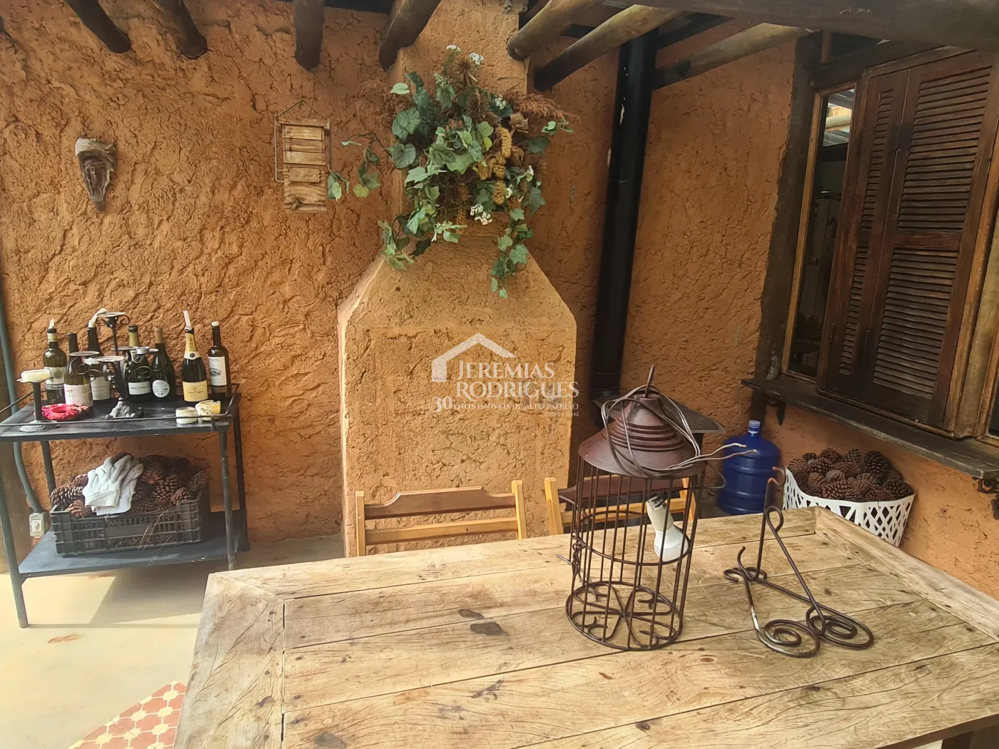 Chácara à venda com 400 m² no bairro Santa Cruz em Santo Antônio do Pinhal/SP.