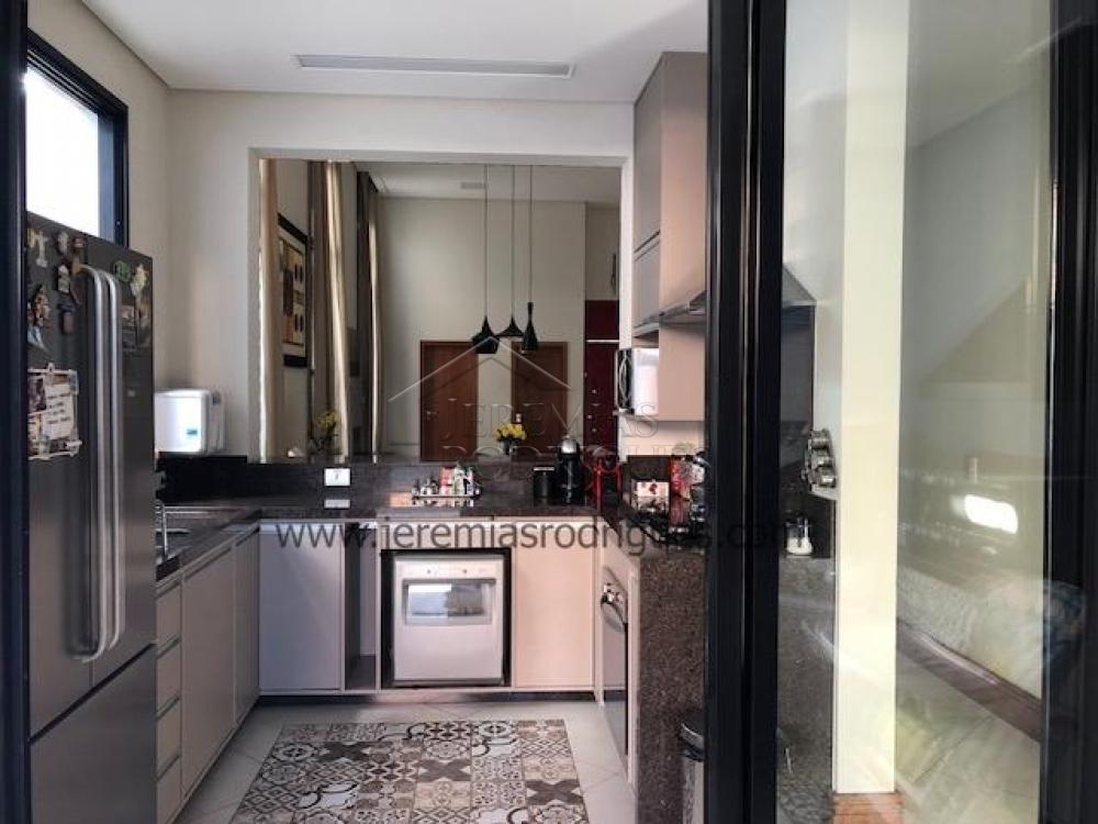 Casa à venda por R$ 1.300.000,00 - Taubaté/SP