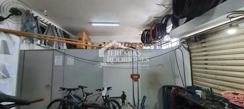 Ponto comercial para venda e locação com 256 m² no Centro em Taubaté. 