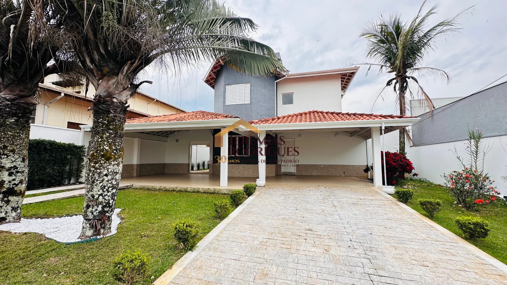 Casa para locação e venda no Condomínio Real Ville em Pindamonhangaba/SP.