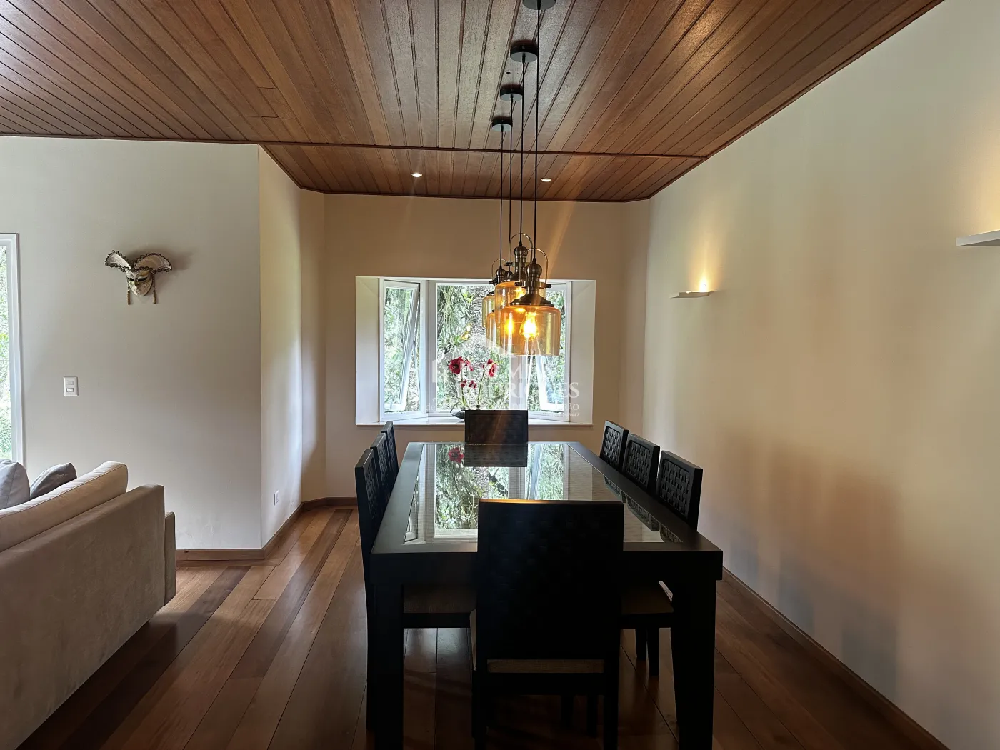 Casa à venda no Condomínio Vila Simonsen em Campos do Jordão/SP