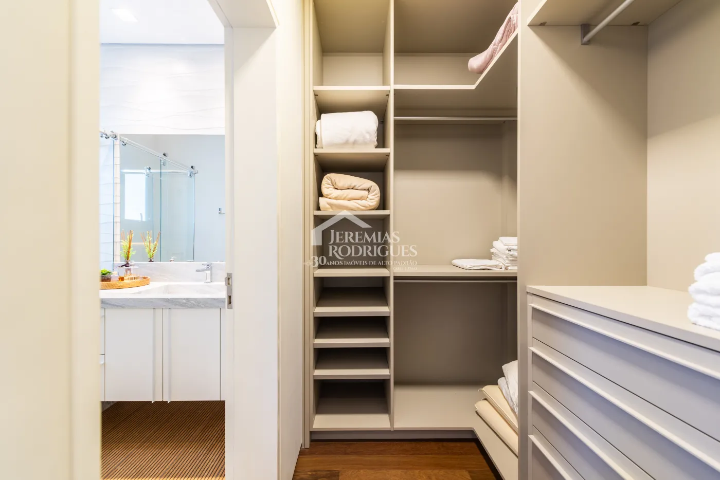 Casa para venda com 4 suítes no Condomínio Fazenda Dona Carolina em Itatiba/SP