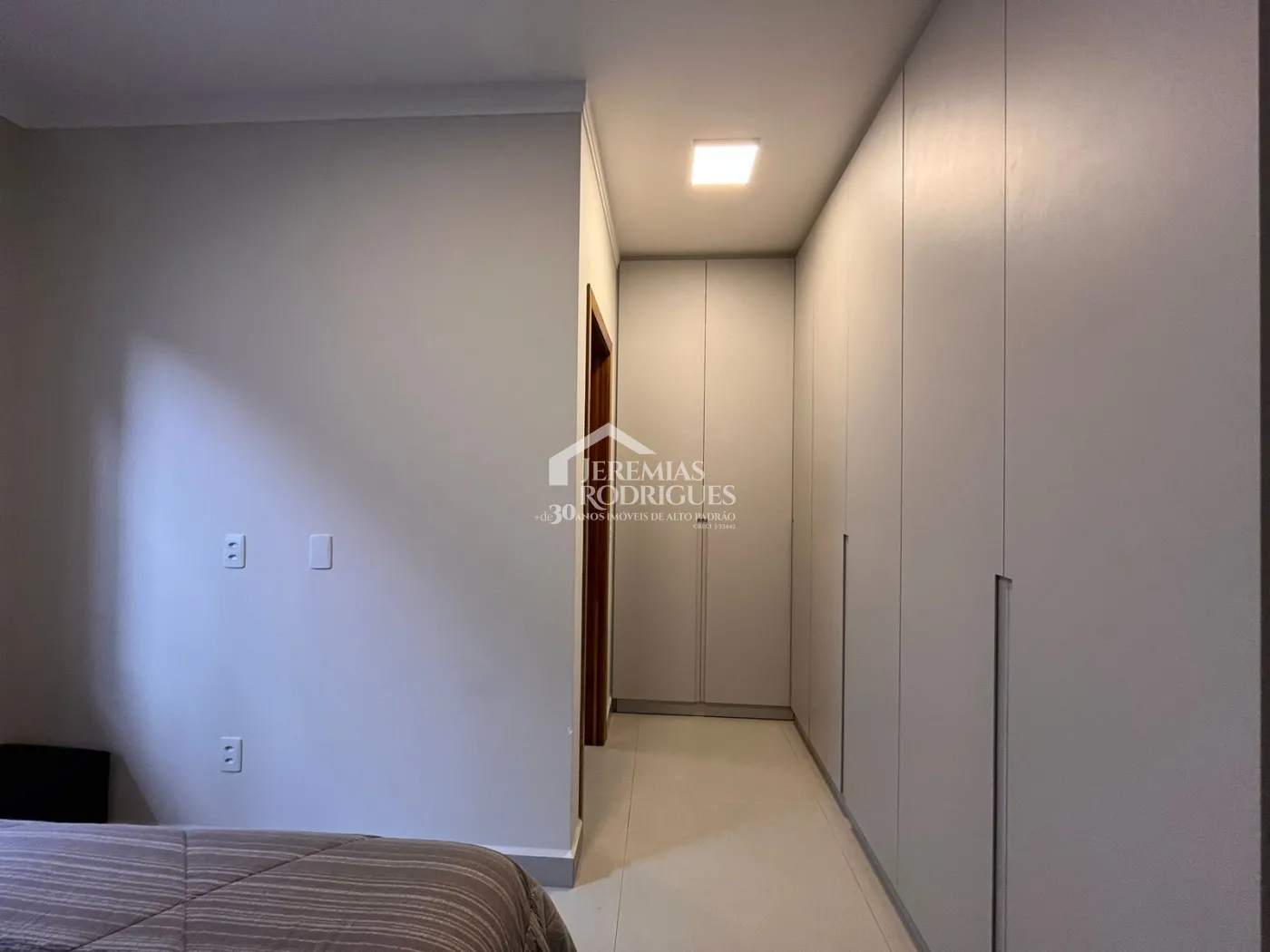 Casa à venda com 3 dormitórios no Condomínio Jardim de Alah em Taubaté/SP