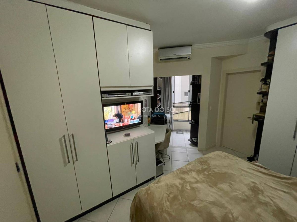 Cistal Mar Apartamento 3 Quartos e Terraço Privativo na Meia Praia