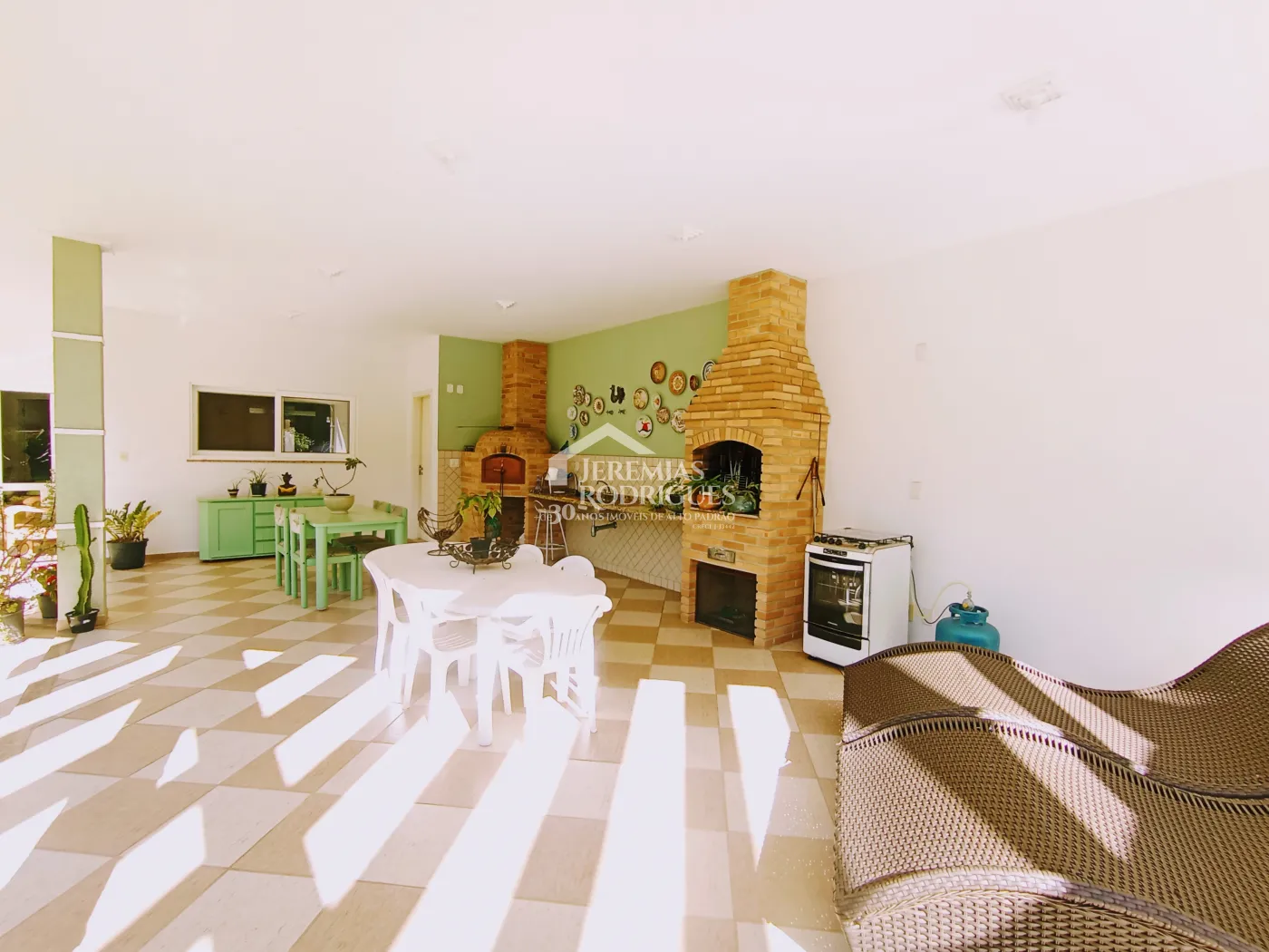 Casa à venda com 4 dormitórios no Condomínio Village Paineiras em Pindamonhangaba/SP