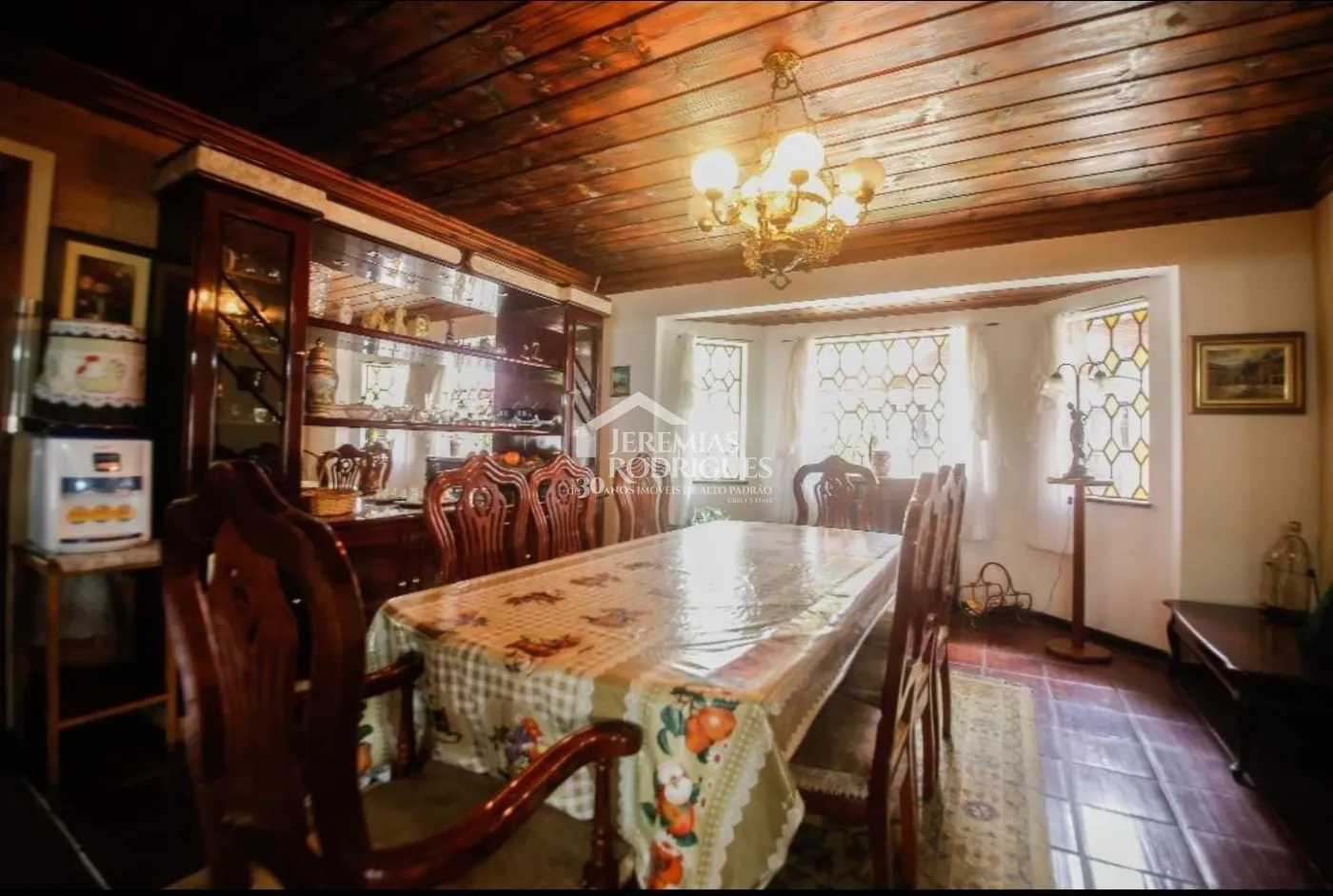 Casa para venda com 11 dormitórios no bairro Recanto Feliz em Campos do Jordão/SP