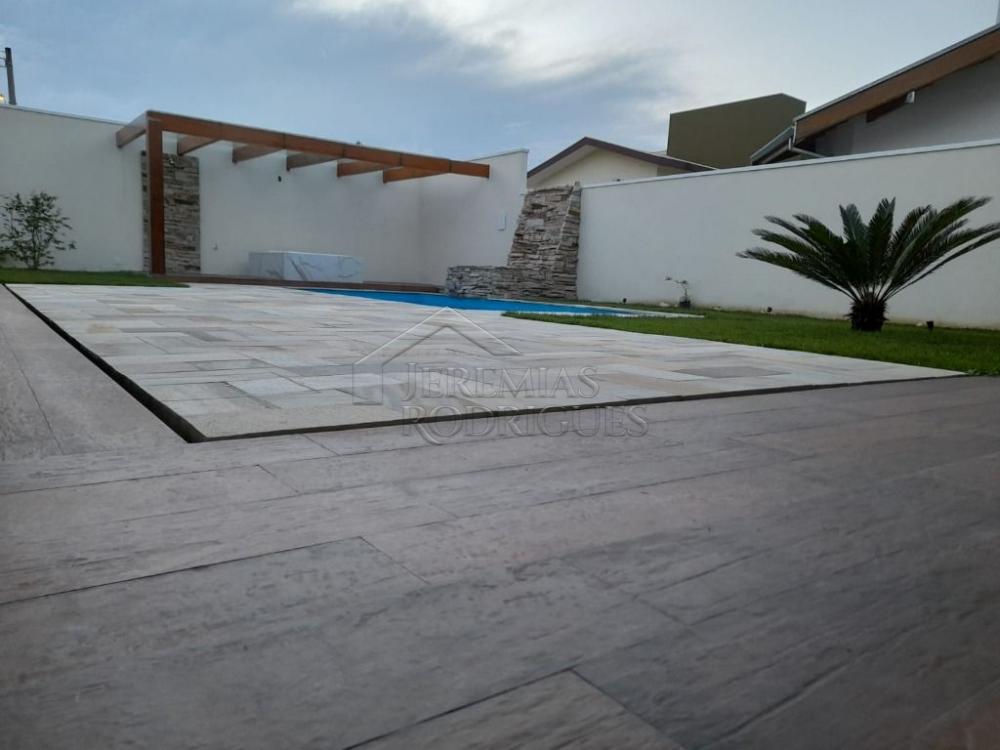 Casa à venda por R$ 1.700.000,00 - Pindamonhangaba/SP