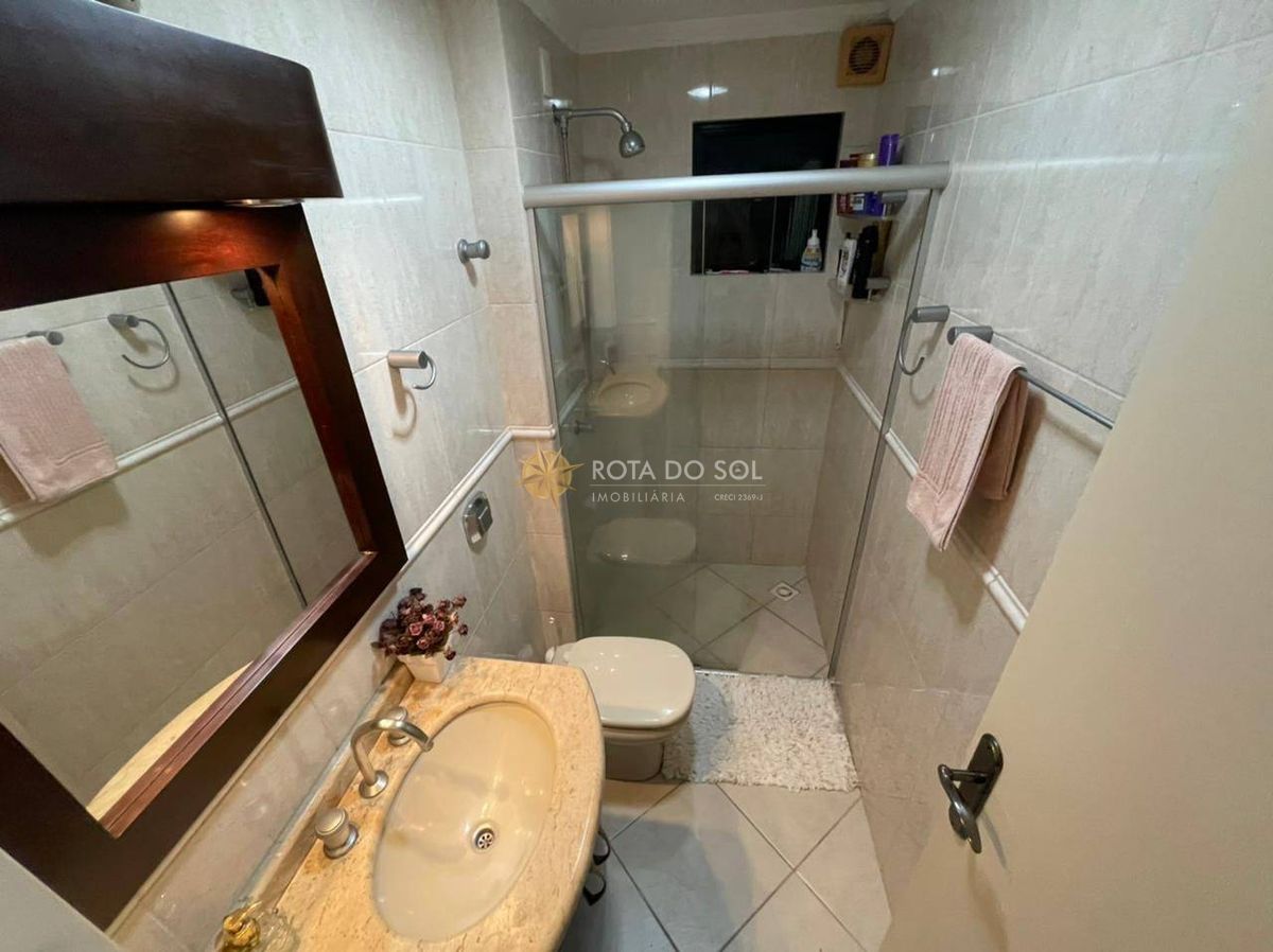 Cistal Mar Apartamento 3 Quartos e Terraço Privativo na Meia Praia