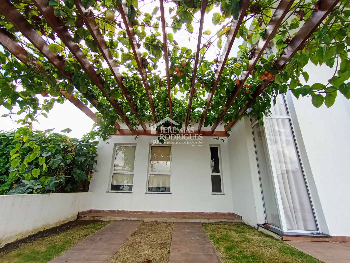 Casa para venda com 2 dormitórios no Residencial Charles Schineider em Taubaté/SP