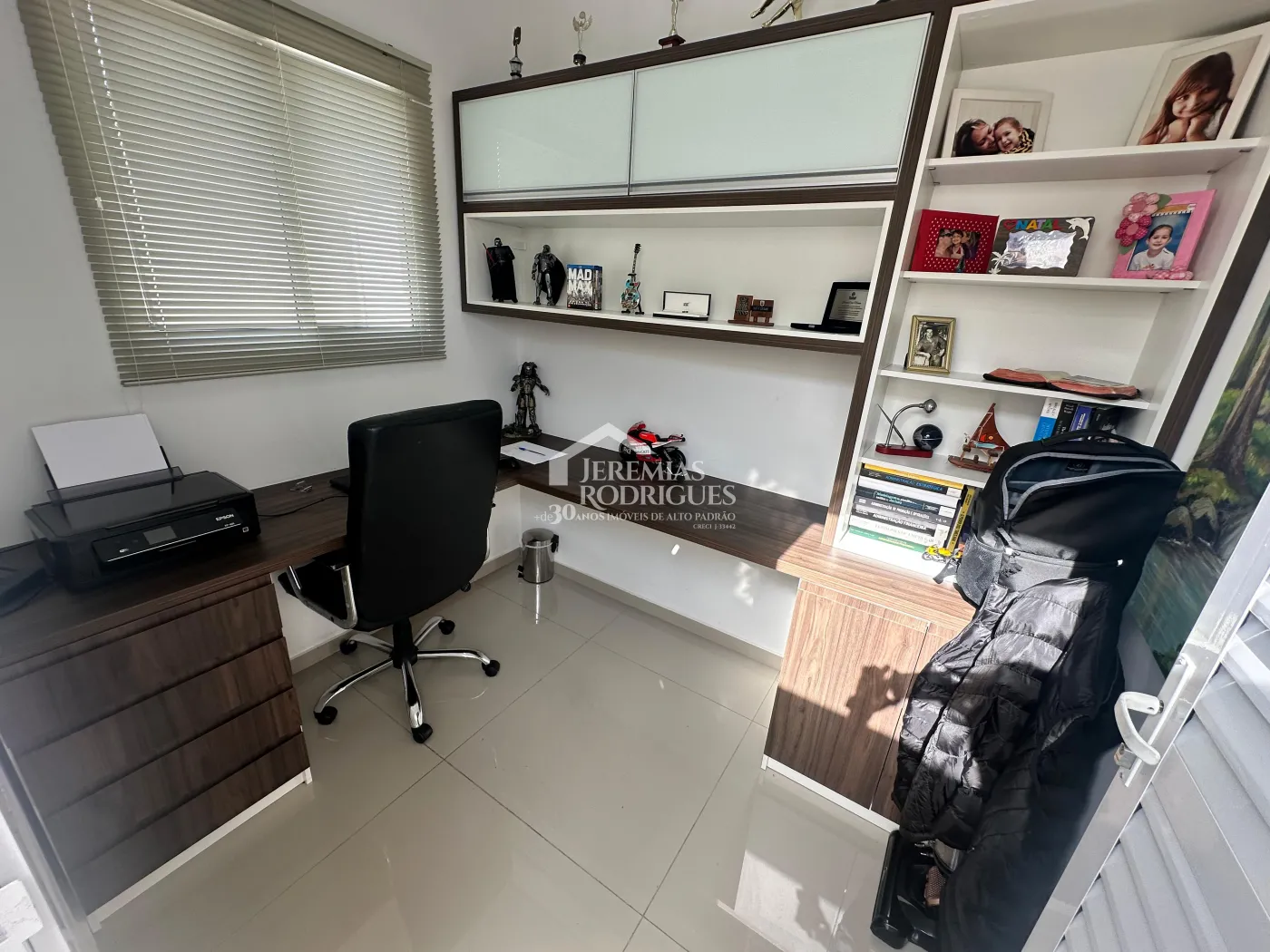 Casa mobiliada para locação com 3 suítes no Condomínio Real Ville em Pindamonhangaba/SP