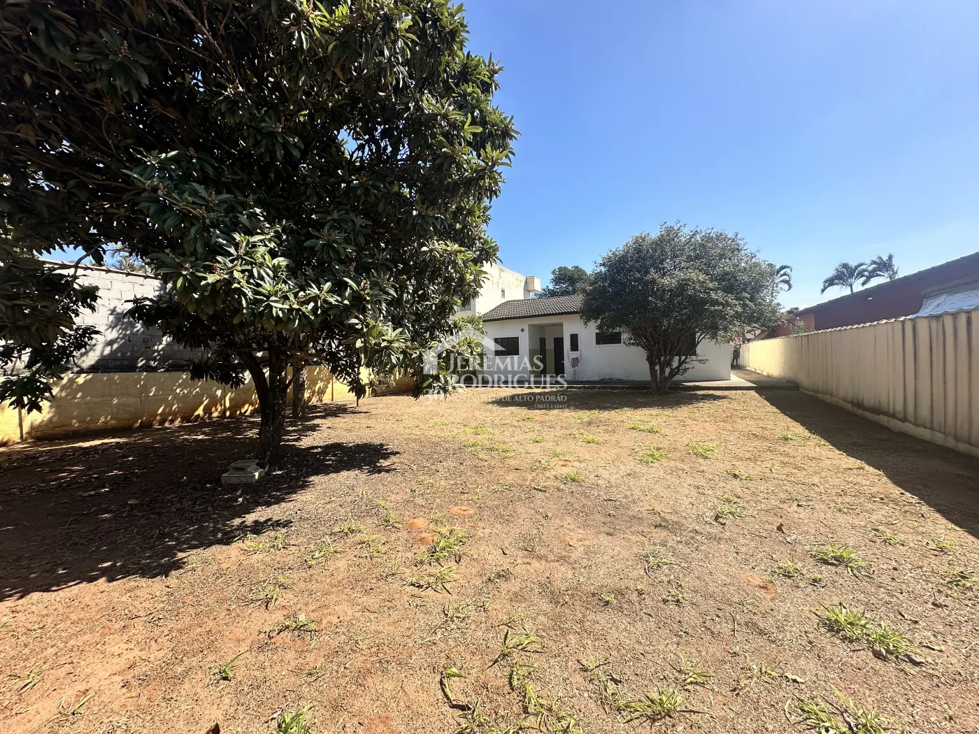 Casa para venda com 3 dormitórios no bairro Lessa em Pindamonhangaba/SP