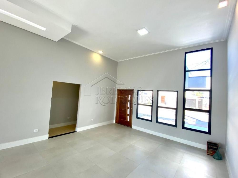 Casa à venda no Condomínio Parque das Araucárias em Tremembé/SP. 