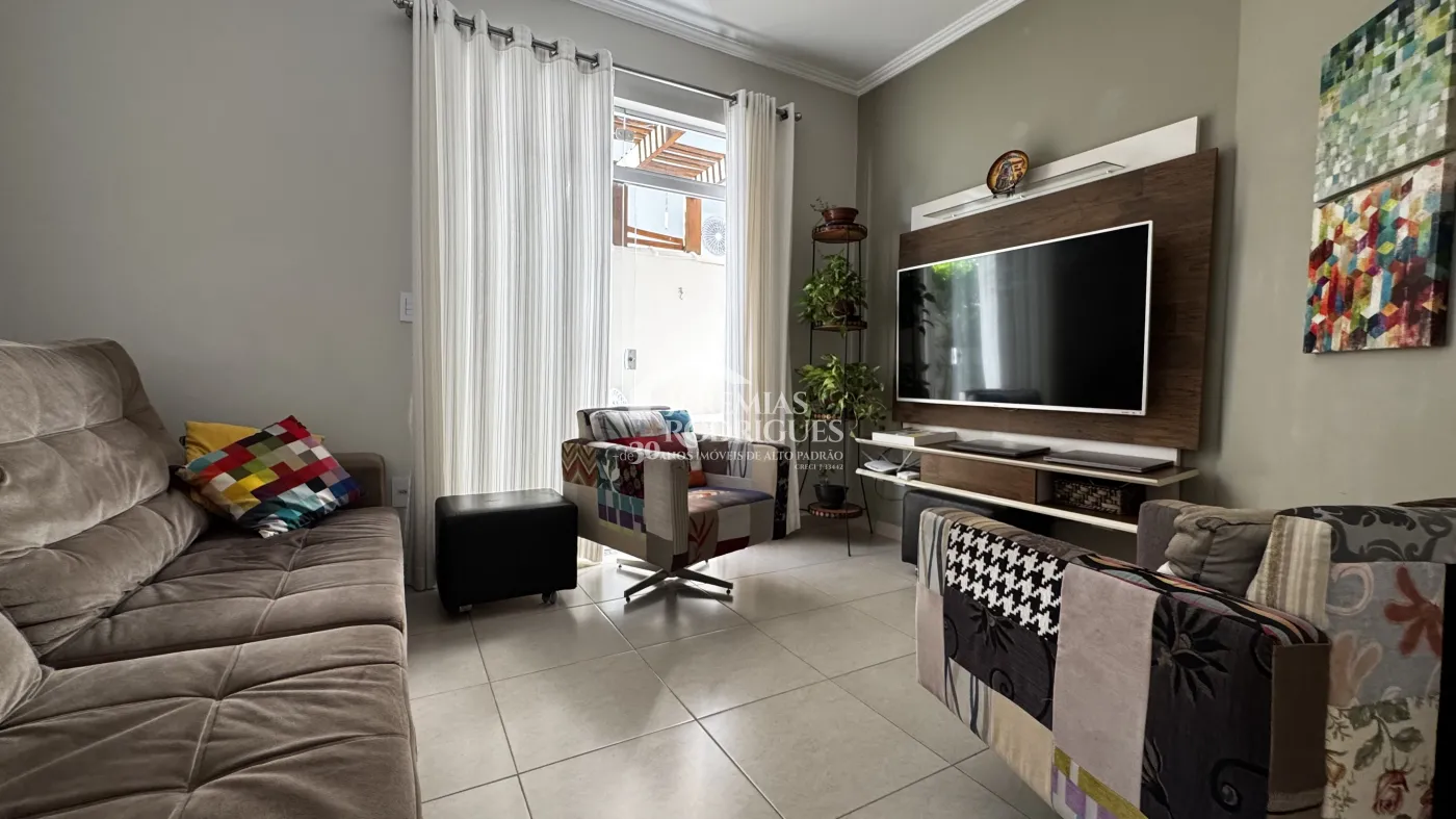 Casa à venda com 3 dormitórios no Condomínio Campos do Conde II em Tremembé/SP