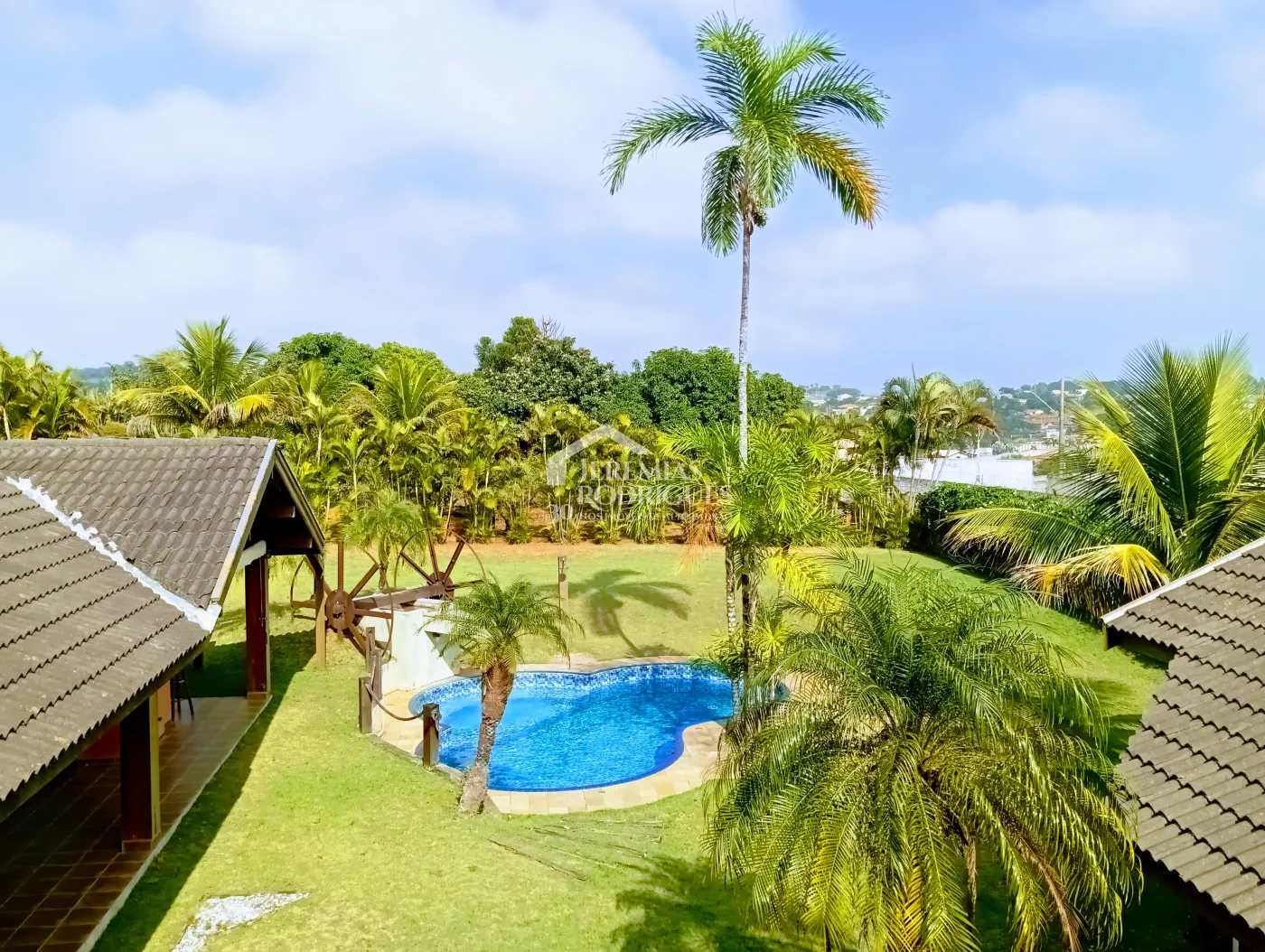 Casa à venda com 3 dormitórios no Condomínio Chácaras Cataguá em Taubaté/SP
