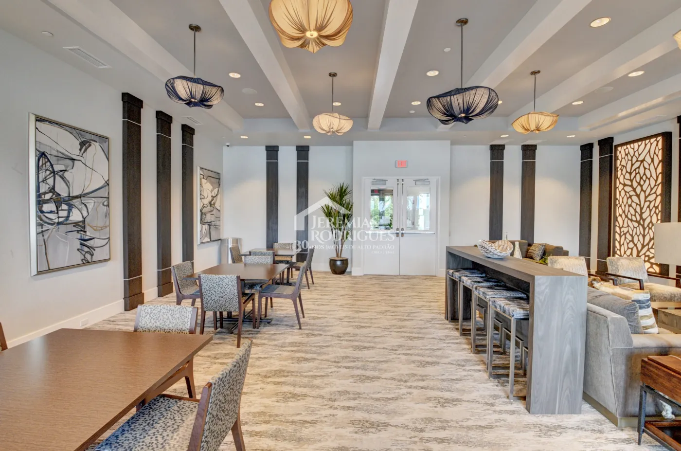 Casa com 4 dormitórios - Condomínio Dakota - Miami/ Flórida