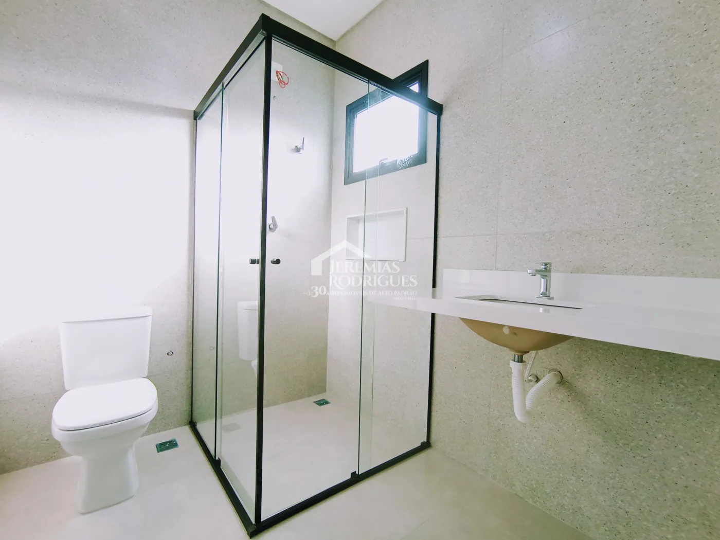 Casa à venda com 3 suítes no Condomínio Ouro Ville em Taubaté/SP