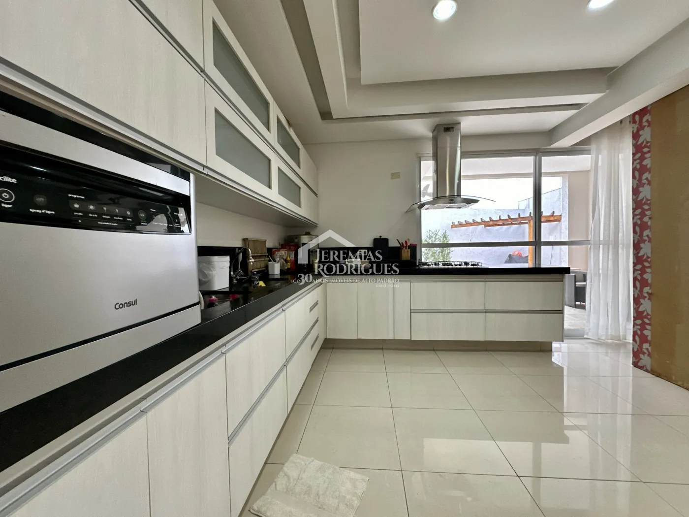 Casa à venda com 3 dormitórios no Condomínio Campos do Conde I em Tremembé/SP