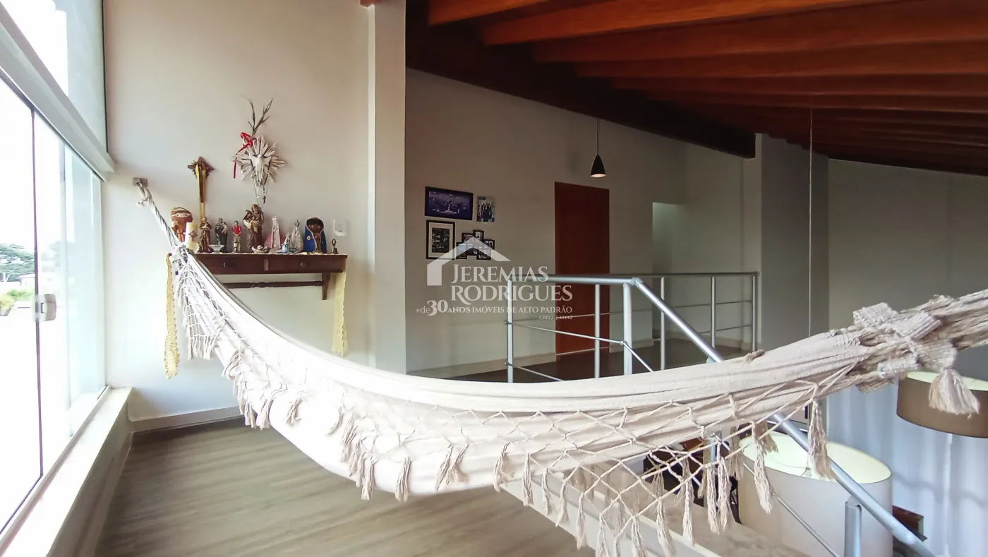 Casa à venda com 3 suítes no Condomínio Moema Ville em Pindamonhangaba/SP.