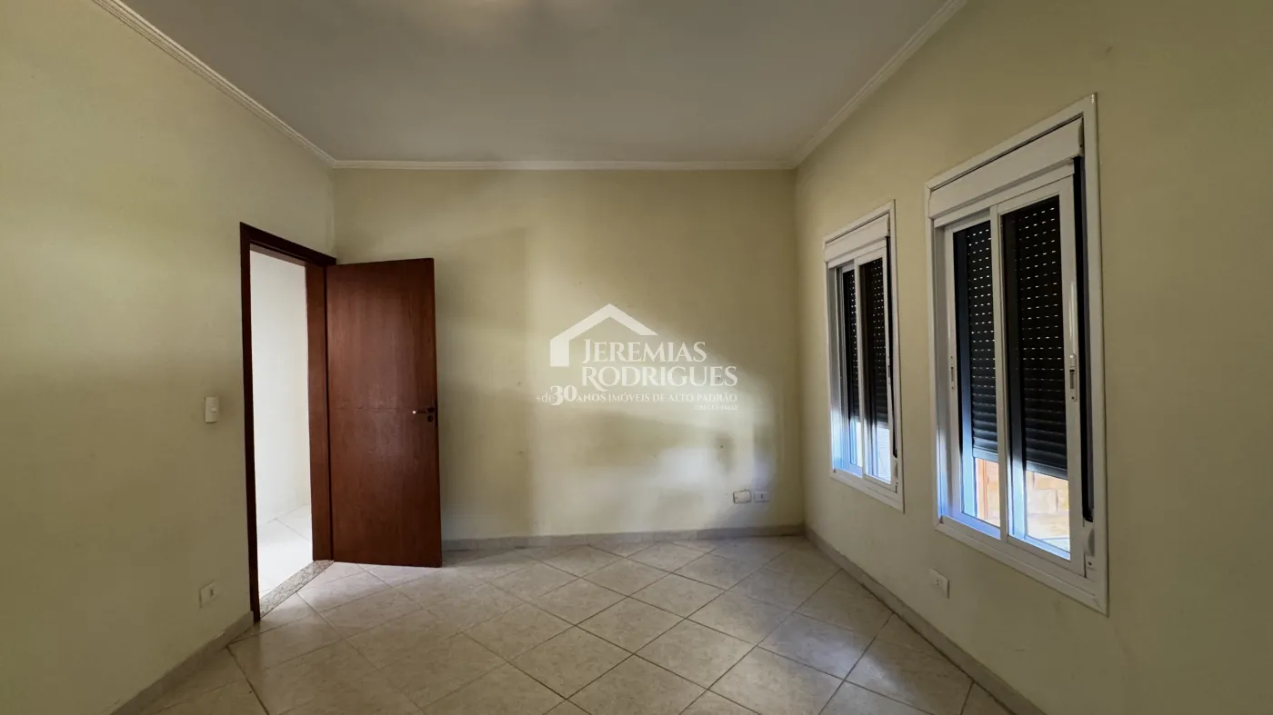 Casa para venda e locação com 4 dormitórios no Condomínio Real Ville I em Pindamonhangaba/SP.