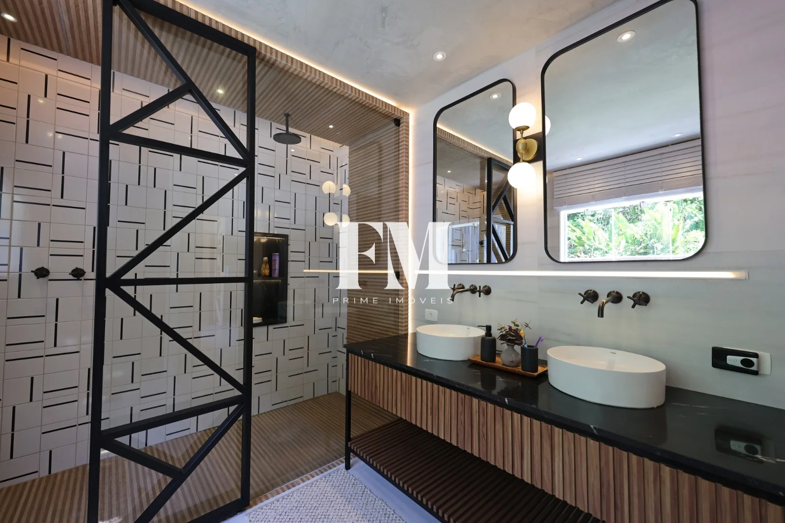 Santa Teresa | 6 Quartos (3 Suítes) | 1.100m² de Terreno com Piscina e Vista para a Natureza - foto 14