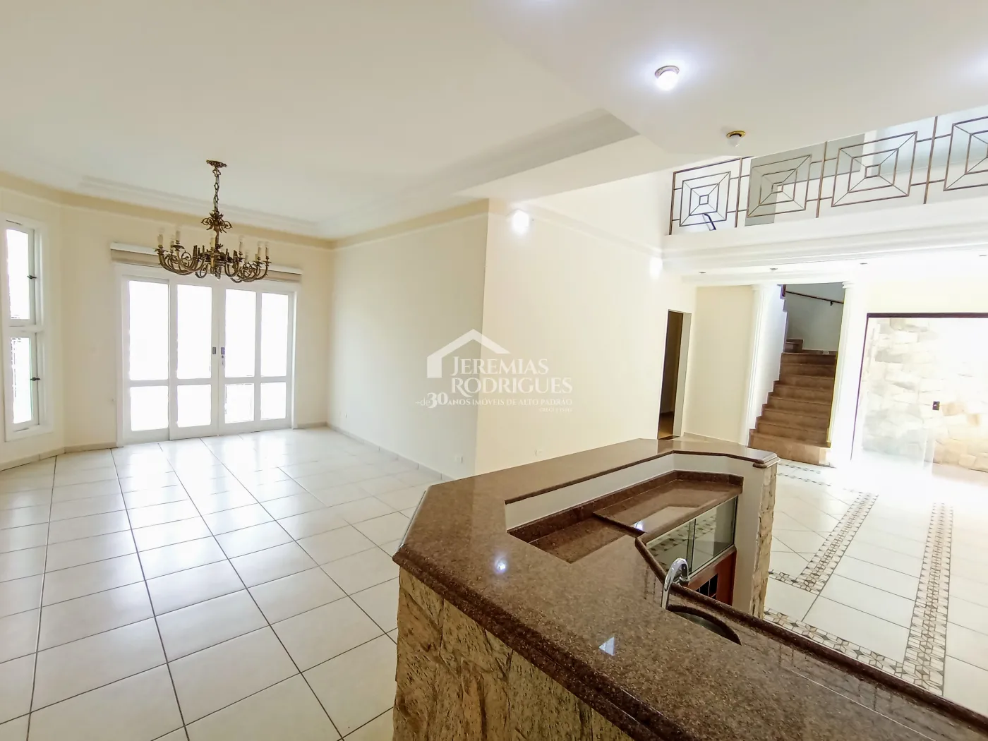 Casa para locação com 4 dormitórios no Condomínio Taubaté Village em Taubaté/SP.