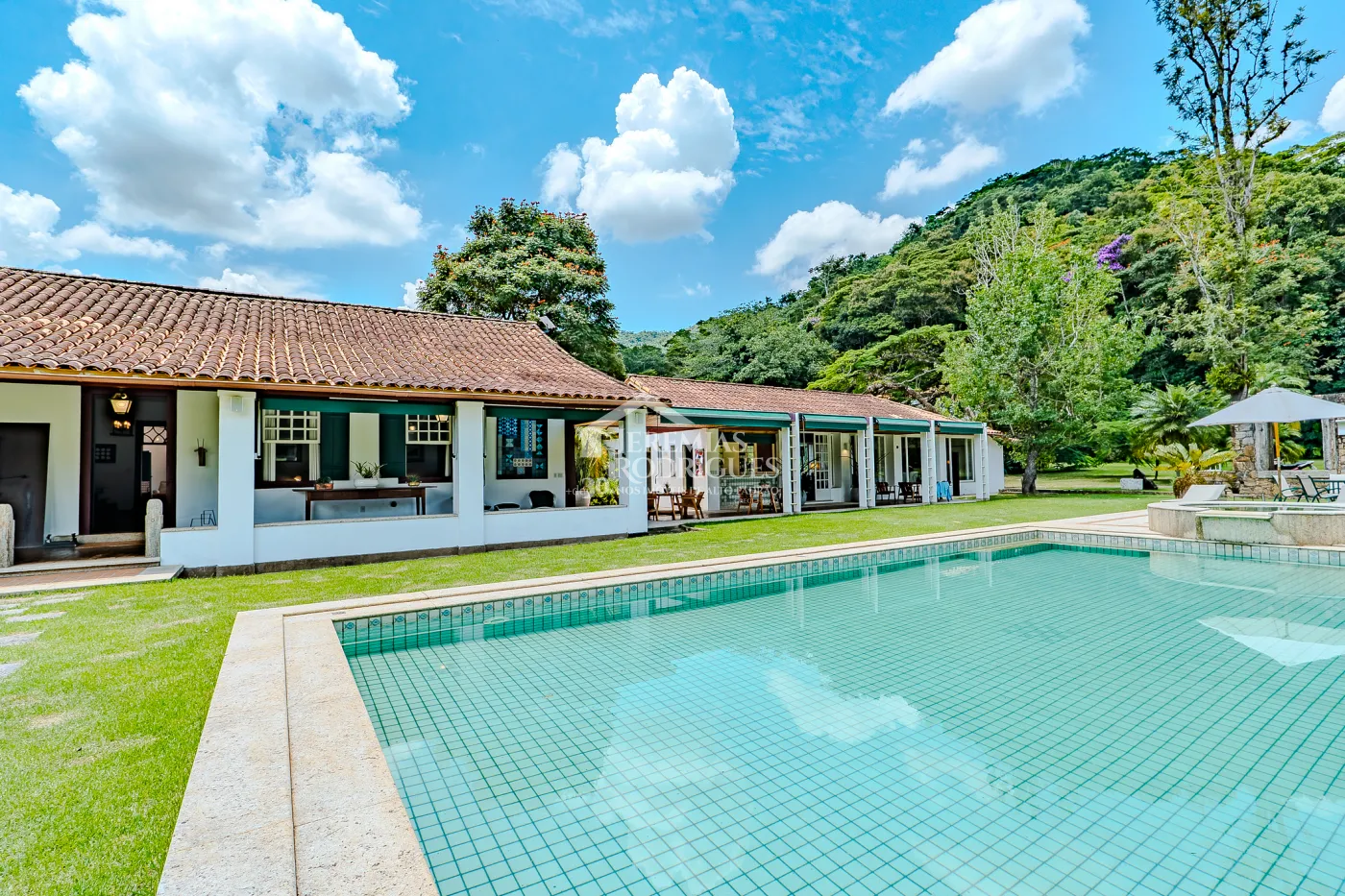 Fazenda à venda com 3.389.000,00 m² em Piraí/RJ.