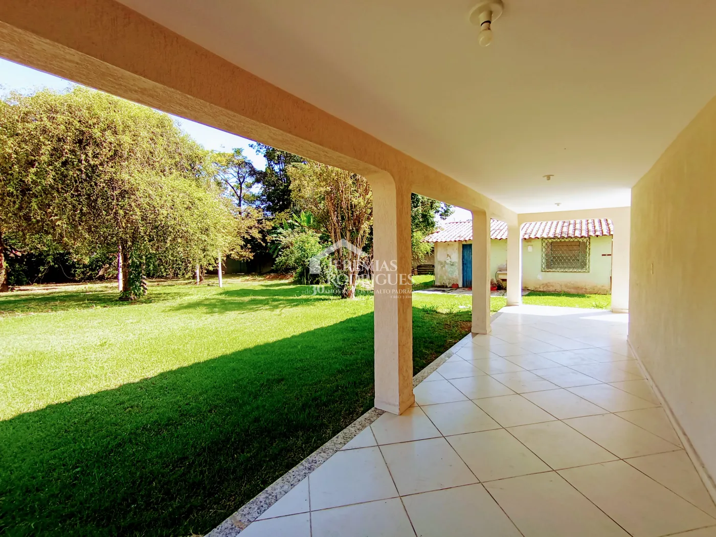 Chácara para locação com 4 dormitórios no bairro Jardim Carlota em Moreira Cesar/SP