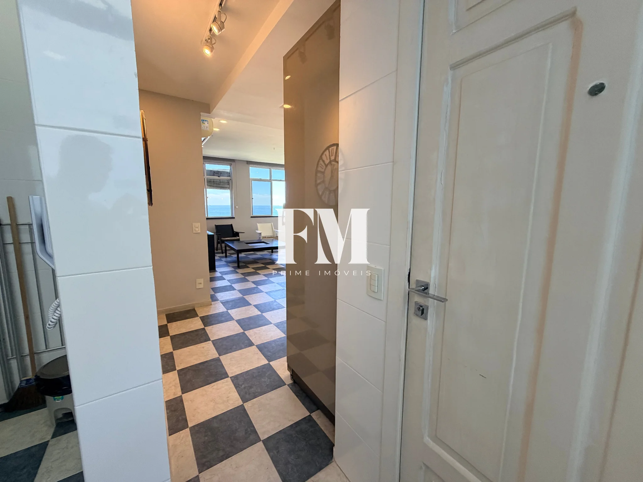 Frente mar em Copacabana: apartamento à venda de 2 quartos, andar alto com vista panorâmica, alto p - foto 13