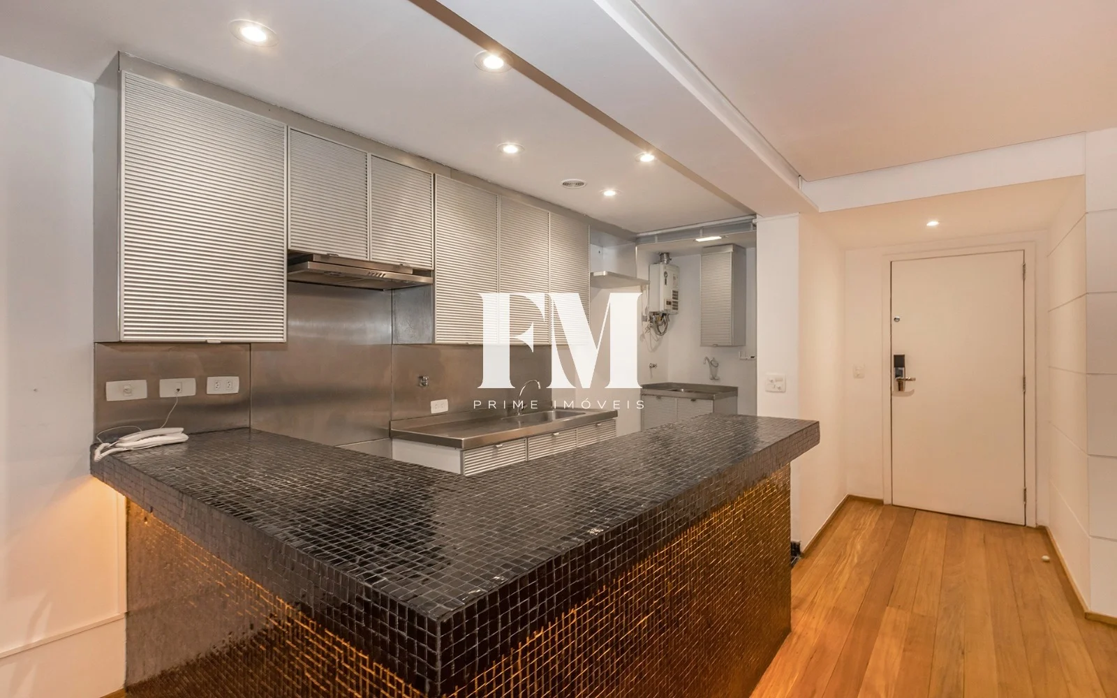 Leblon | Rua Aperana | 2 Quartos (1 Suíte) | 79m² com Varanda e Vaga a Poucos Metros da Praia - foto 35