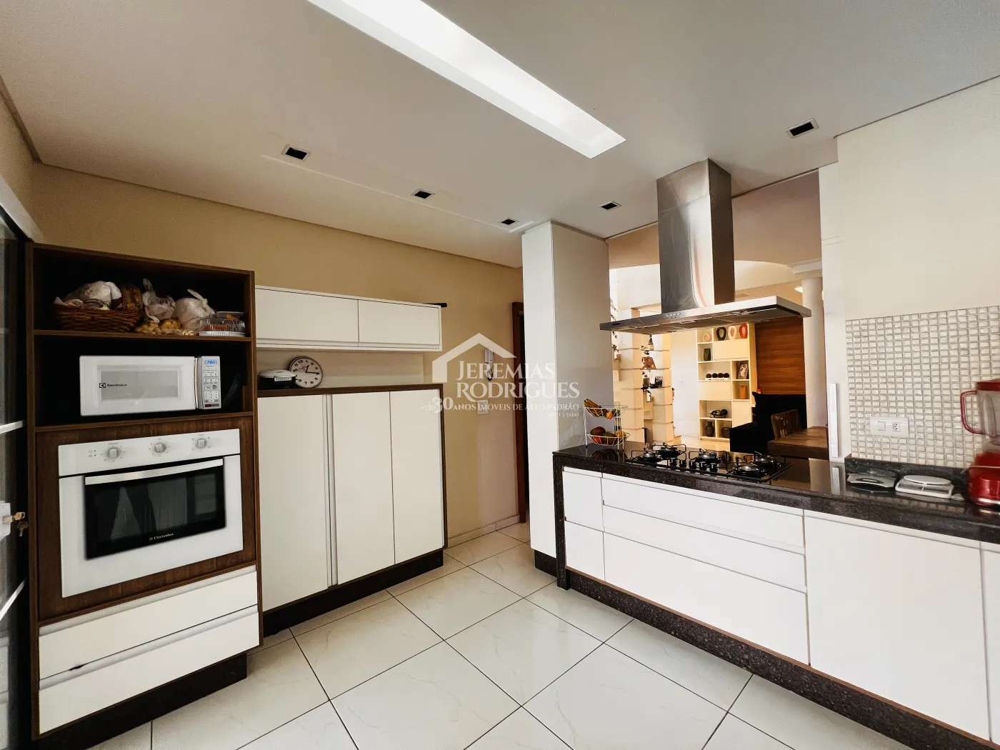 Casa com 4 dormitórios, 394 m² - Alto São Pedro - Taubaté/SP.